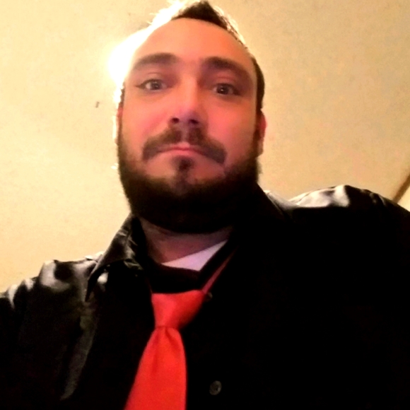 Meet your Posher, Chris - Picture 7 of 16